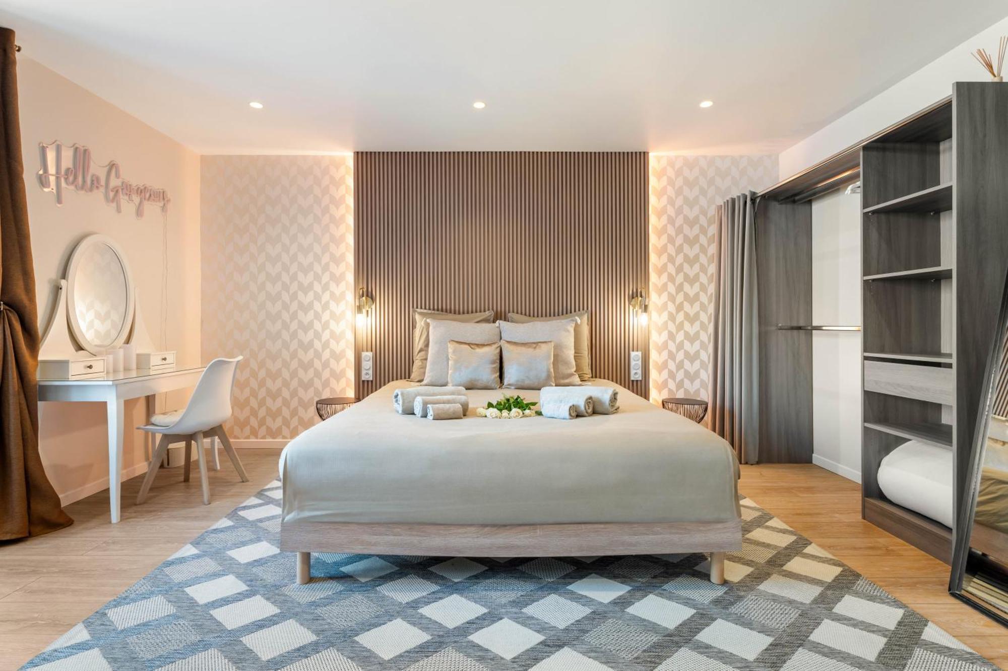 Nice Renting - Love Room Massena - Luxe Room - Jacuzzi - Terrace - King Bed - Ac ภายนอก รูปภาพ
